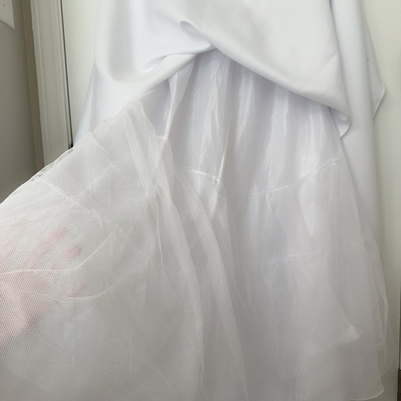 Elegant White Floral Kids Formal Dress - Picture 3 of 16